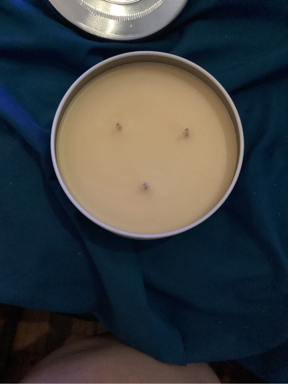 3-Wick Cream Tin Candle - Neutral Cream Scented Candle